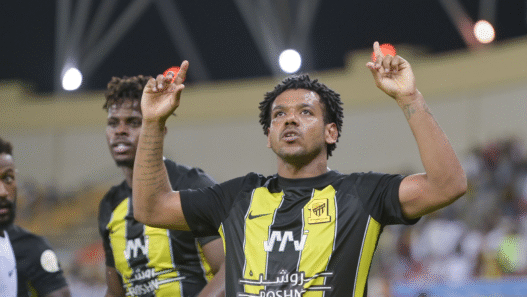 Vitória se aproxima de acerto com Romarinho, ex-Corinthians