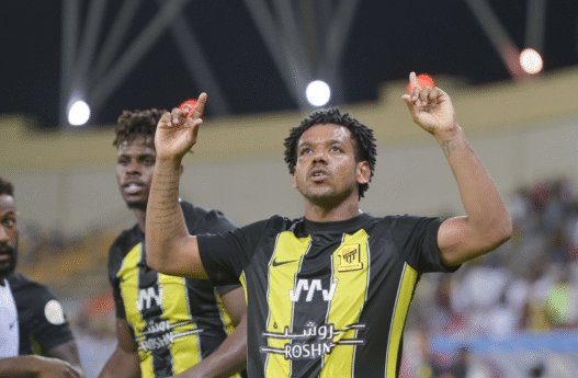 Vitória se aproxima de acerto com Romarinho, ex-Corinthians