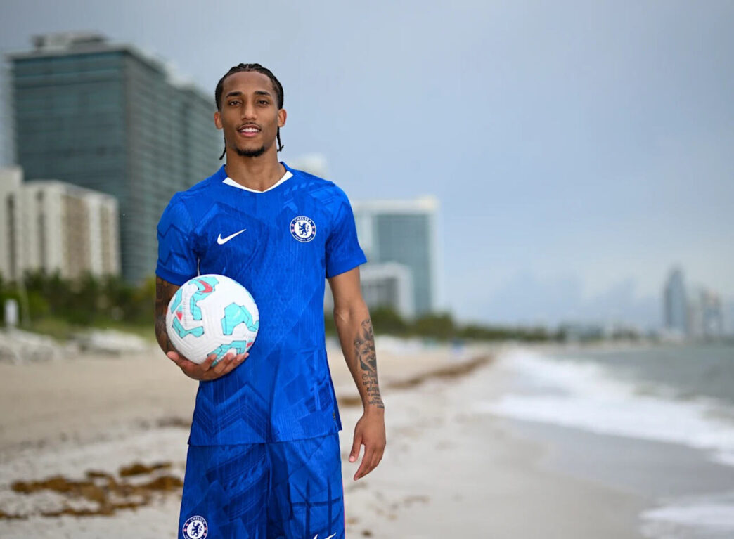 João Pedro é anunciado pelo Chelsea