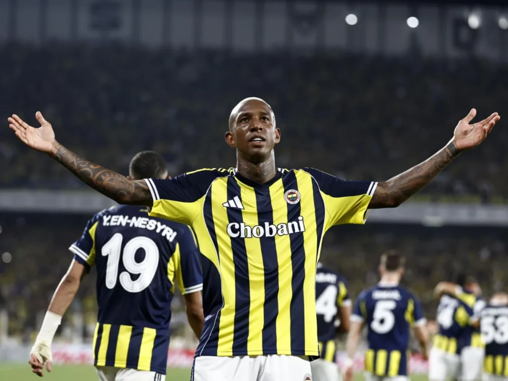 Anderson Talisca aparece na mira do futebol brasileiro