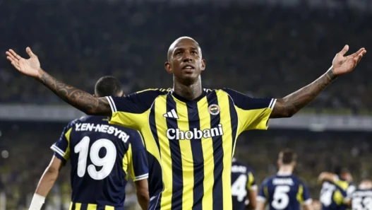 Anderson Talisca aparece na mira do futebol brasileiro