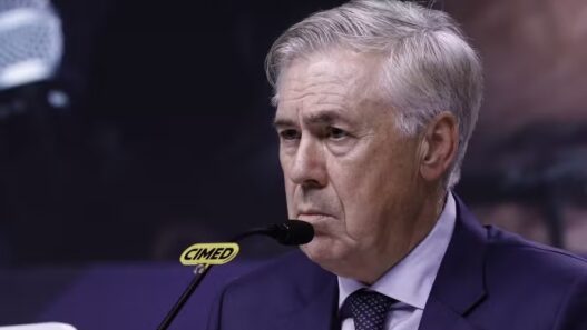 Inveja? Abel Braga crítica Ancelotti na Seleção