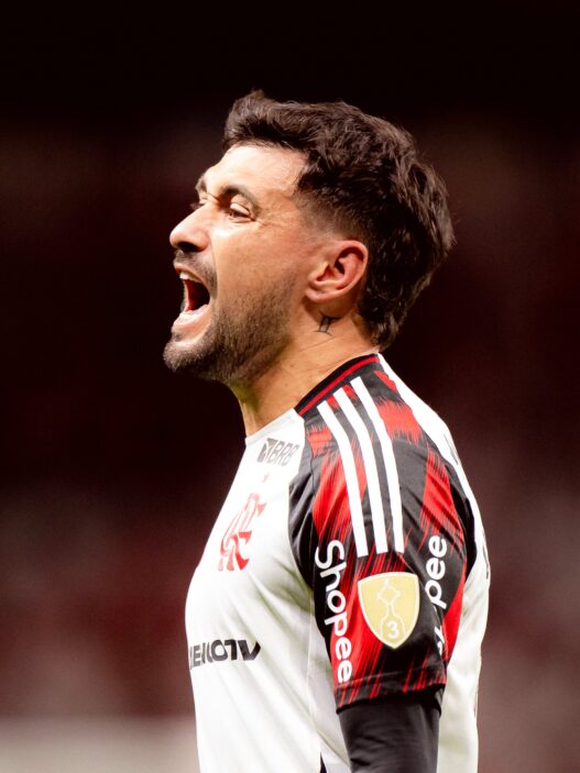 Flamengo e Arrascaeta ficam perto de renovação