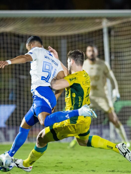 Jogos de hoje (18/10/25) ao vivo de futebol: onde assistir e horário