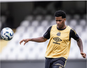 Santos negocia saída de defensor