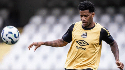 Santos negocia saída de defensor