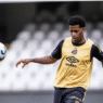 Santos negocia saída de defensor