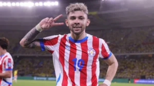 Palmeiras avalia contratação de Julio Enciso