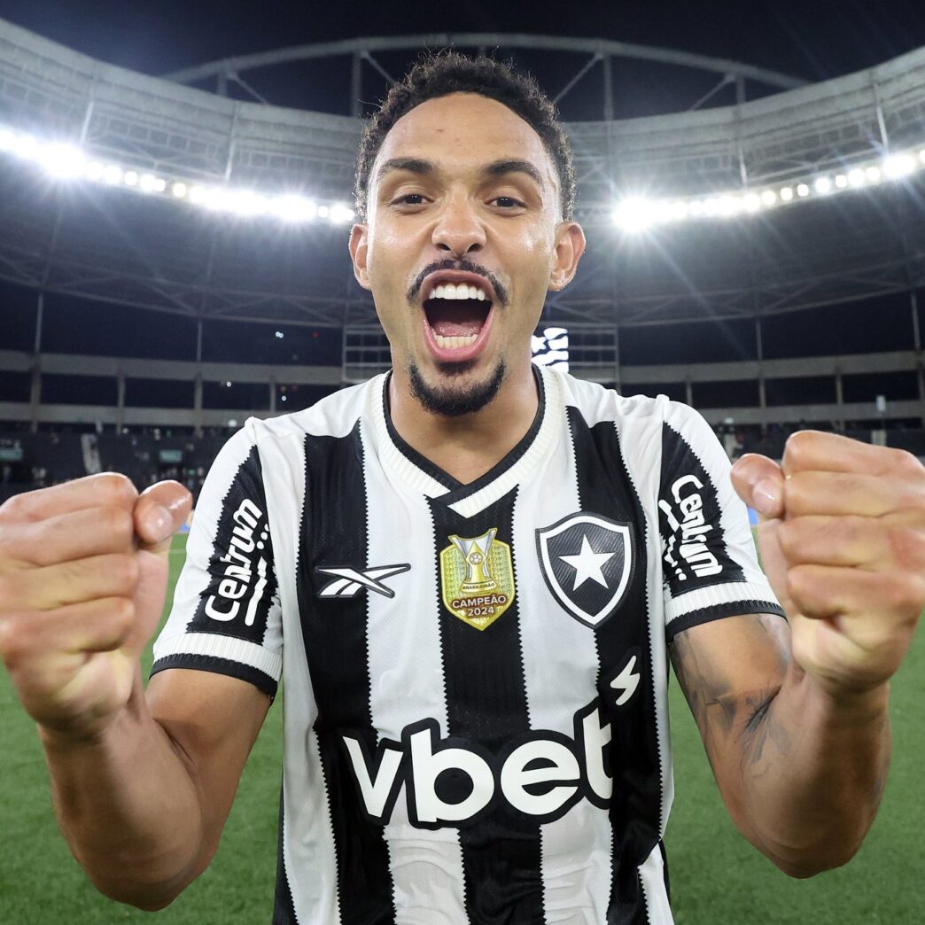 Vitinho, do Botafogo, é convocado pela primeira vez para a Seleção Brasileira