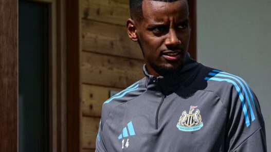 Newcastle afasta Isaak; confira o motivo
