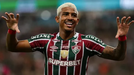 Shakhtar Donetsk apresenta proposta por John Kennedy