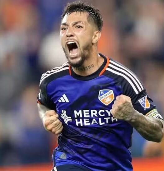 Fluminense negocia com Luciano Acosta; veja detalhes