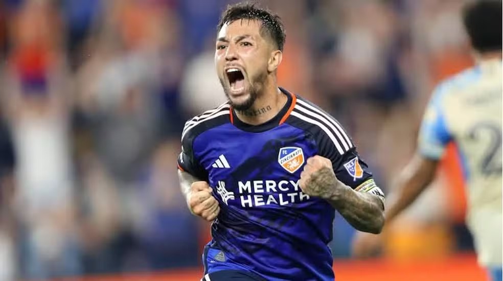 Fluminense negocia com Luciano Acosta; veja detalhes