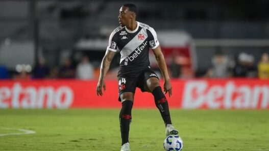 Bahia negocia contratação de promessa do Vasco
