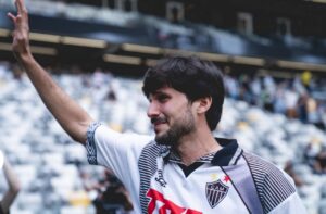 Bracks explica saída de defensor do Atlético