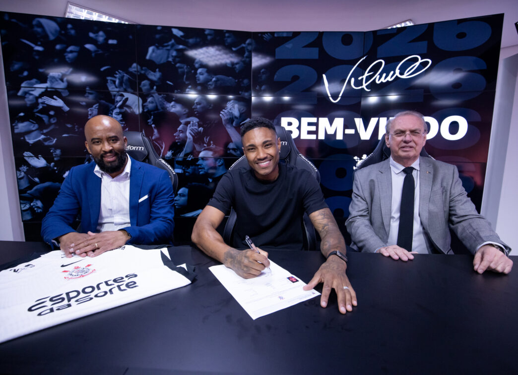 “Estou muito feliz e muito grato a Deus e ao Corinthians pela oportunidade. É uma honra estar aqui vestindo o manto do Corinthians. A expectativa é imensa. Quero estar em campo o mais rápido possível. Estar com a Fiel, estar com os meus companheiros e atingir os objetivos que o clube tem”, disse o reforço.