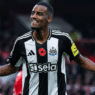Newcastle rejeita oferta de R$ 885 milhões do Liverpool por Isak, que força saída