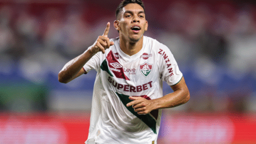 Ceará faz proposta por Paulo Baya, do Fluminense