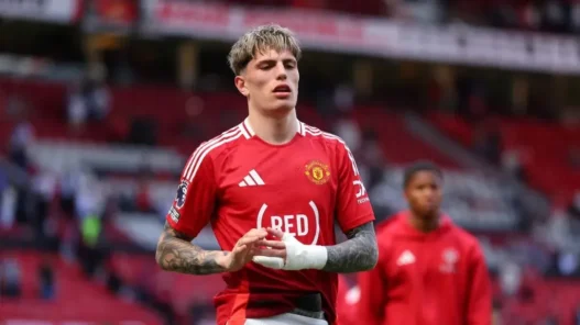 Chelsea acerta contratação de Alejandro Garnacho