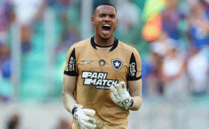 John não acerta com o West Ham e deve permanecer no Botafogo