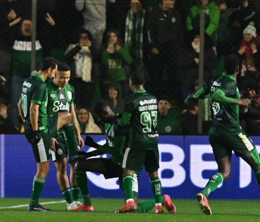 Juventude vence Corinthians e respira no Brasileirão