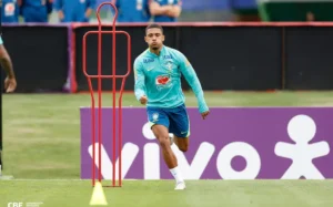 Brasil terá mudanças e estreia de Samuel Lino contra a Bolívia