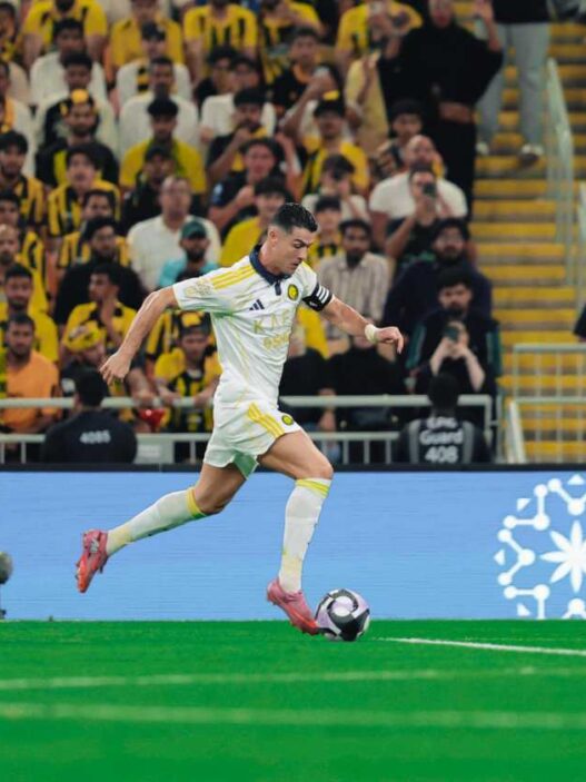 Al-Nassr bate Al-Ittihad, segue 100% e assume a ponta da Liga Saudita