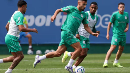 Andreas é a novidade no treino do Palmeiras