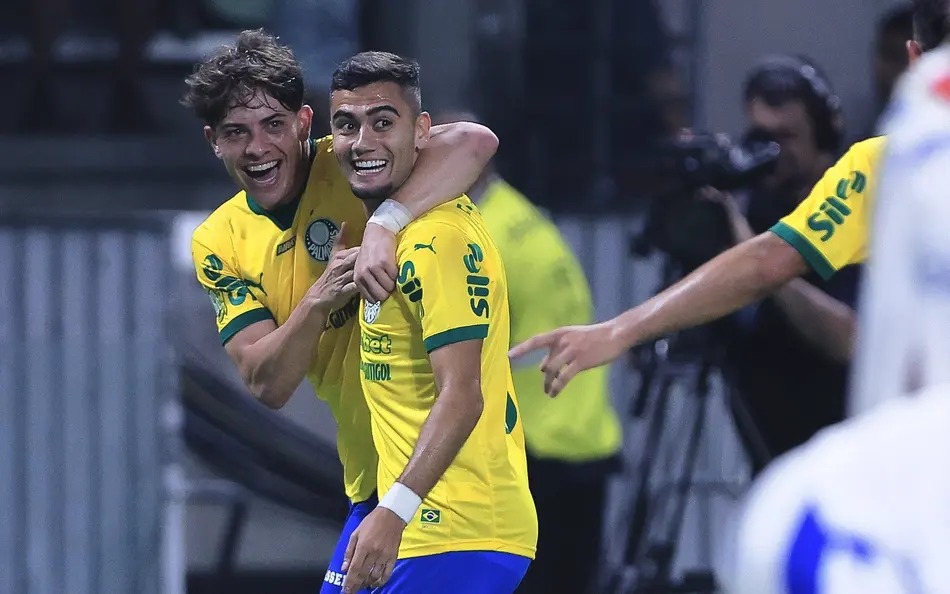 Andreas Pereira reencontra Deyverson e brilha em Palmeiras x Fortaleza