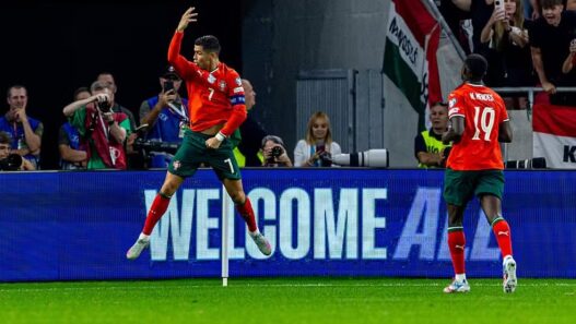 Cristiano Ronaldo é eleito melhor de todos os tempos em seu país