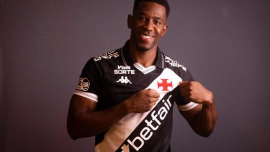 Vasco anuncia defensor Carlos Cuesta