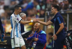 Di Maria afirma que Scaloni deveria ter contrato vitalício na Argentina