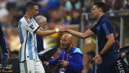 Di Maria afirma que Scaloni deveria ter contrato vitalício na Argentina
