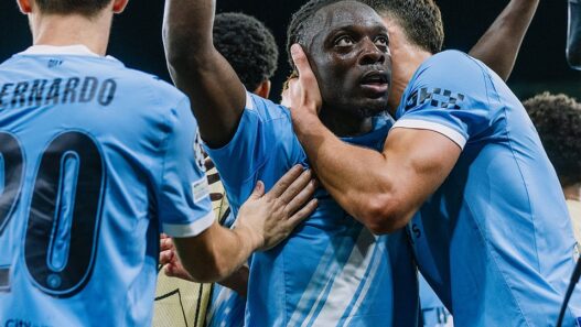 Haaland atinge marca, Doku faz golaço e City vence na Champions