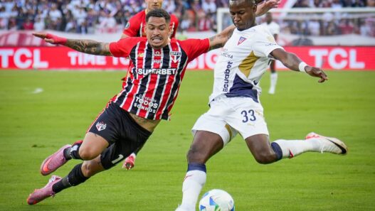 São Paulo decepciona e perde da LDU, na Altitude