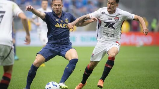 Grêmio vence o Vitória e embala no Brasileirão