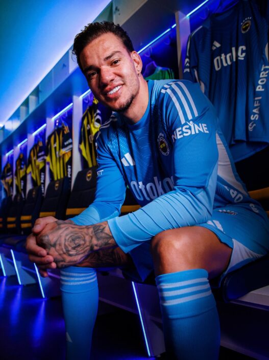 Fenerbahçe anuncia contratação de Ederson, ex-Manchester City