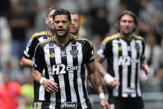 Hulk deixa de ser capitão do Atlético e despista sobre futuro