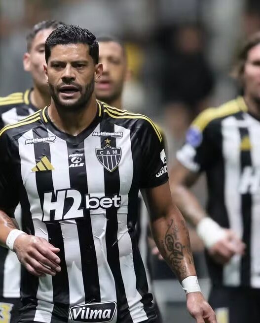 Hulk deixa de ser capitão do Atlético e despista sobre futuro