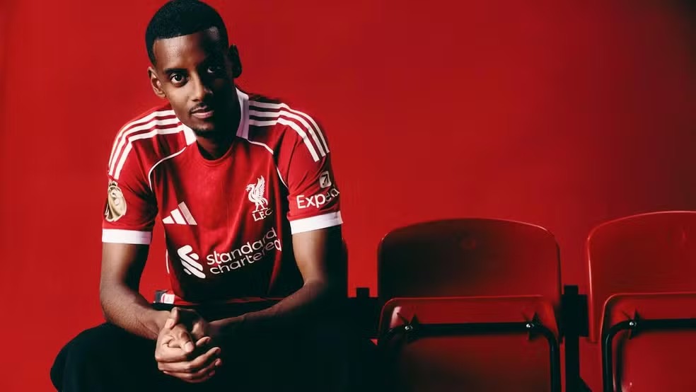 Novo atacante do Liverpool se defende de críticas: "Não posso controlar tudo"