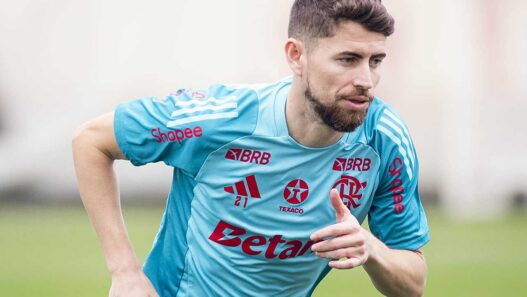 Com Jorginho, Flamengo divulga relacionados para jogo decisivo