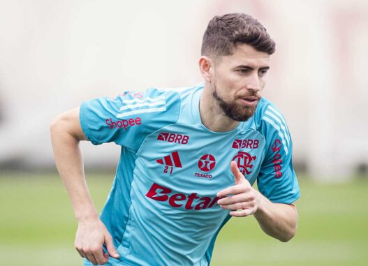 Com Jorginho, Flamengo divulga relacionados para jogo decisivo