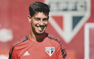 São Paulo negocia retorno de Emiliano Rigoni e corre contra o tempo na janela