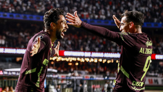 São Paulo volta a perder da Ldu e está fora da Libertadores