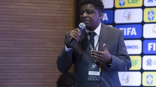 Vale a Escrita: Marcelo Carvalho e a luta do futebol contra o racismo, denúncias e esperança por punições severas