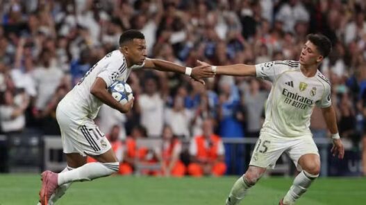 Mbappé decide e Real vence na abertura da Champions