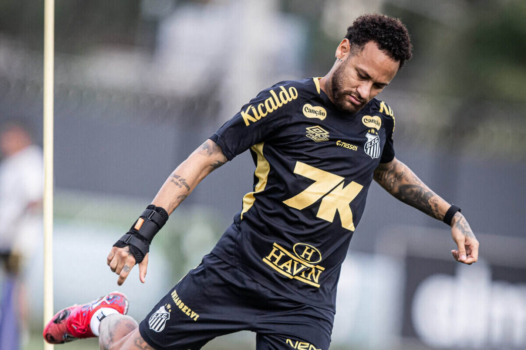 Neymar segue em recuperação: veja previsão de retorno