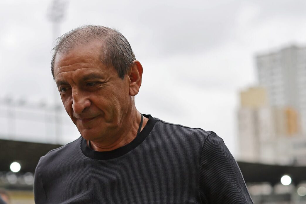 Inter fecha com o técnico Ramón Díaz