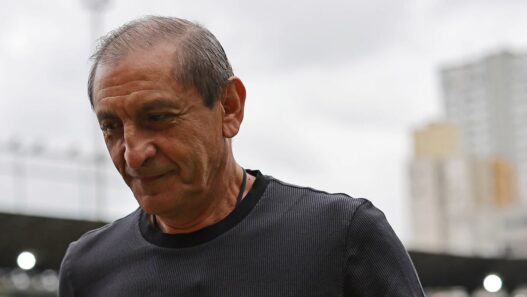 Inter fecha com o técnico Ramón Díaz