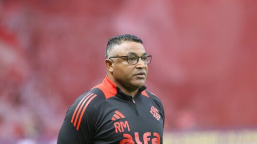 Inter decide demitir Roger Machado